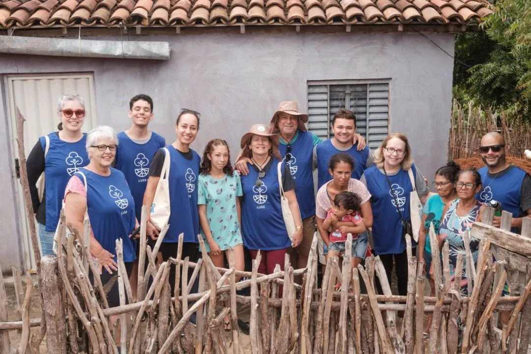 Home 12 mutirao voluntarios